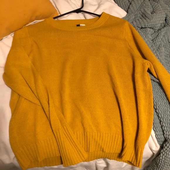 H&M Sweaters - H&M yellow sweater